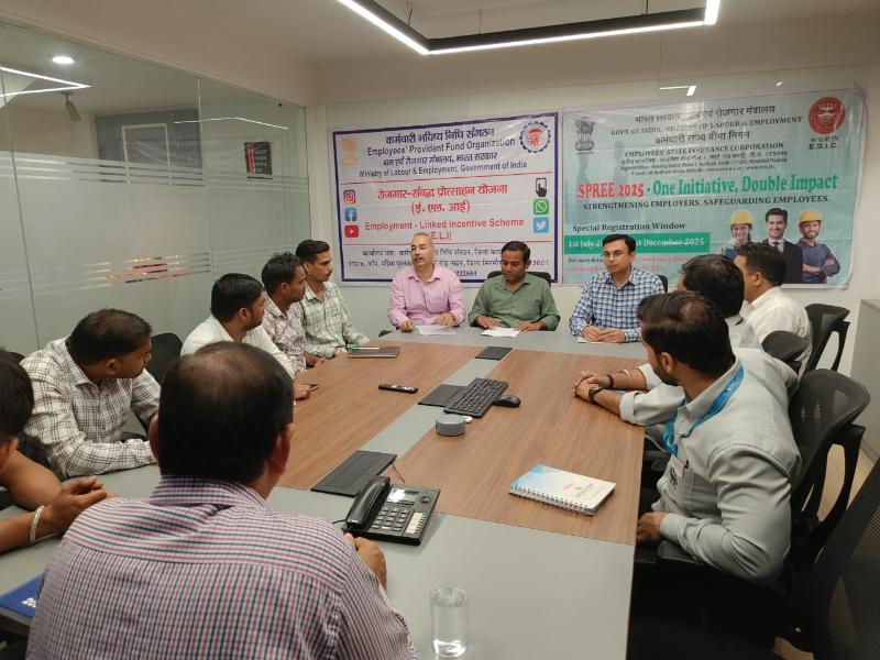 शाखा कार्यालय, काला अम्ब द्वारा दिनांक 25.07.2025 को मोगीनंद स्थित इकाई KAG Industries में SPREE य़ोजना(Scheme to Promote Registration of Employers/Employees) के संबंध में जागरुकता शिविर का आयोजन किया गया। 